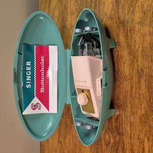 SINGER Vintage 1960s Sewing Machine Buttonholer Attachment In Original Case